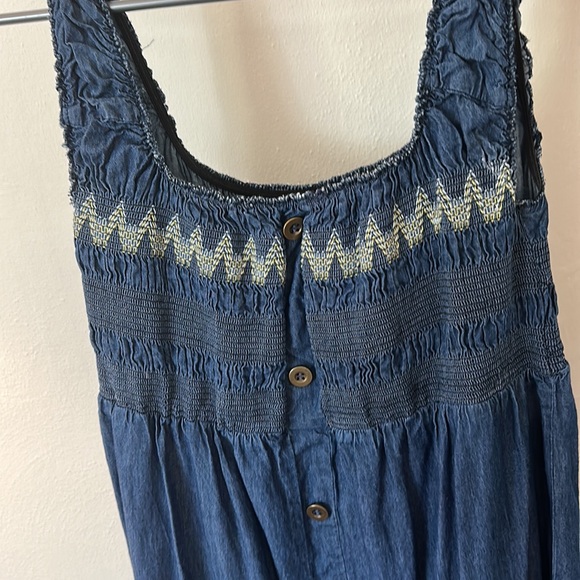 Medium Denim Sleeveless Smocked Maxi Dress - Picture 3 of 6